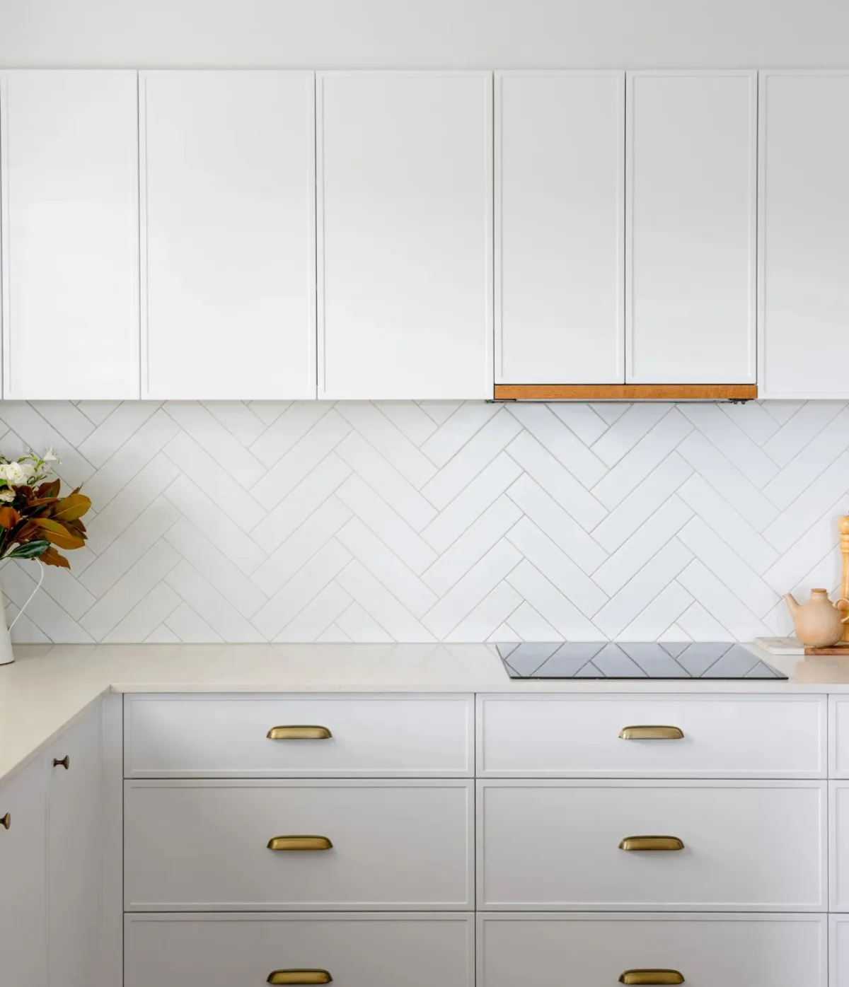 Slim Shaker White kitchen